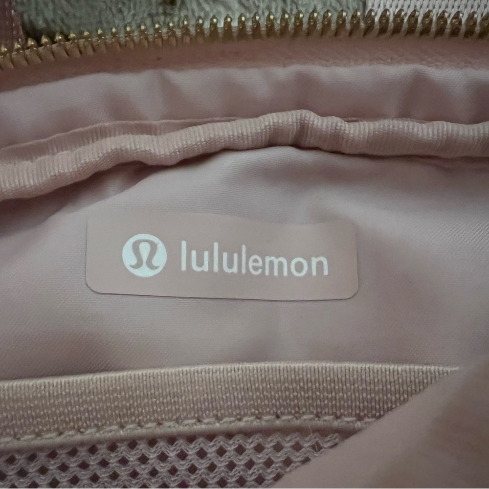Pink Mist 1L Lululemon Belt Bag - Picture 2 of 3